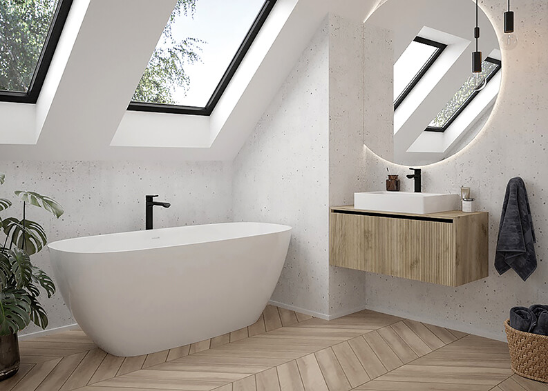 Fuerta Mineral bathtub in a bathroom with a slope