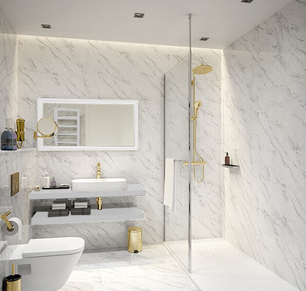 Biało-złota łazienka w bloku z kabiną Altus
